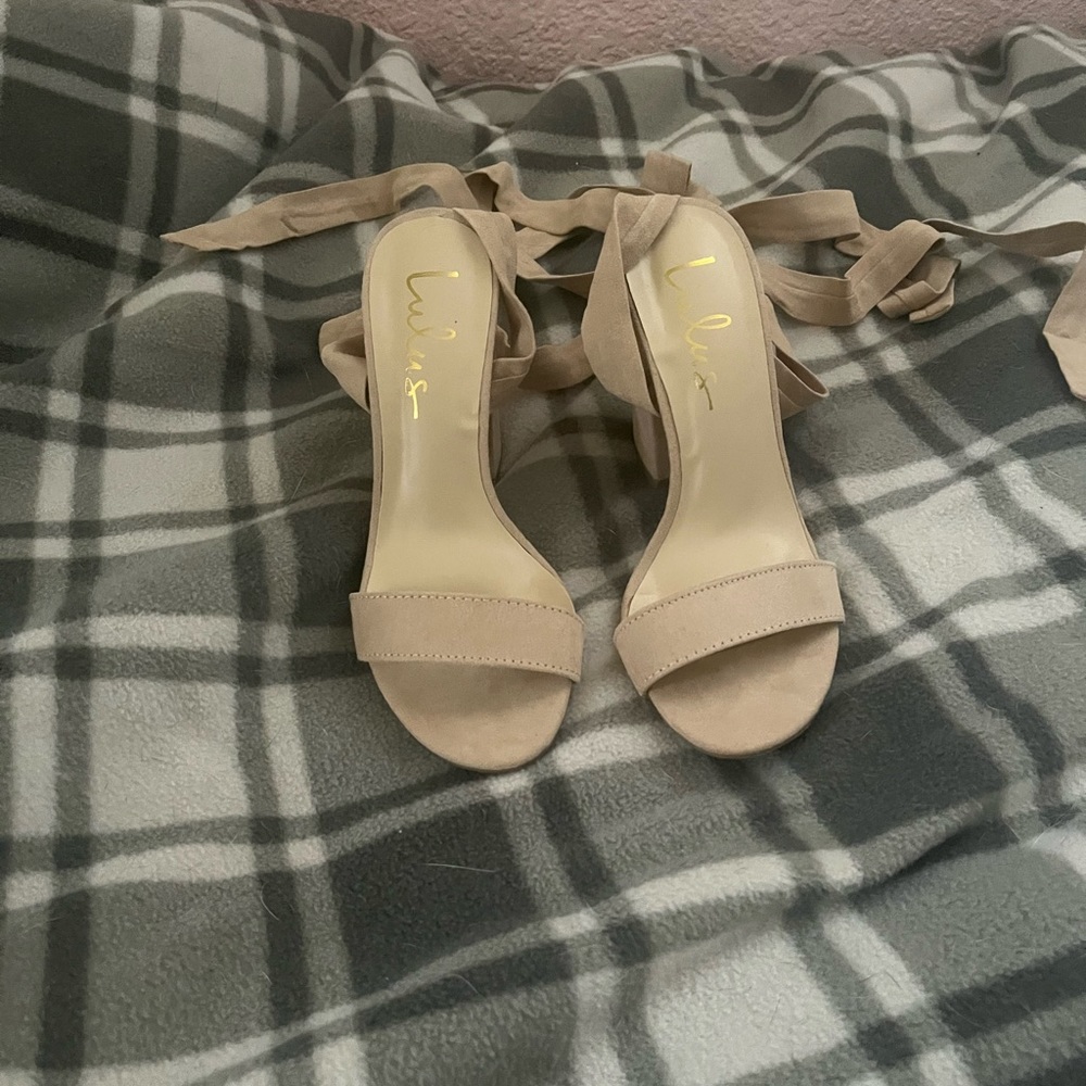 Lulu’s tan tie heels. Size 6. Never worn.